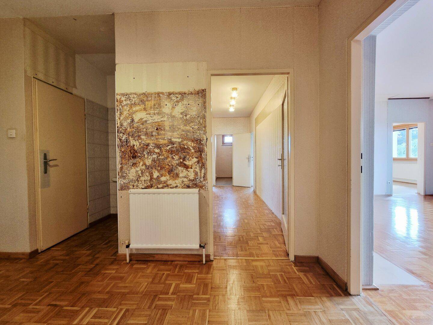 Vorzimmer / WC / Innenflur / Wohnzimmer