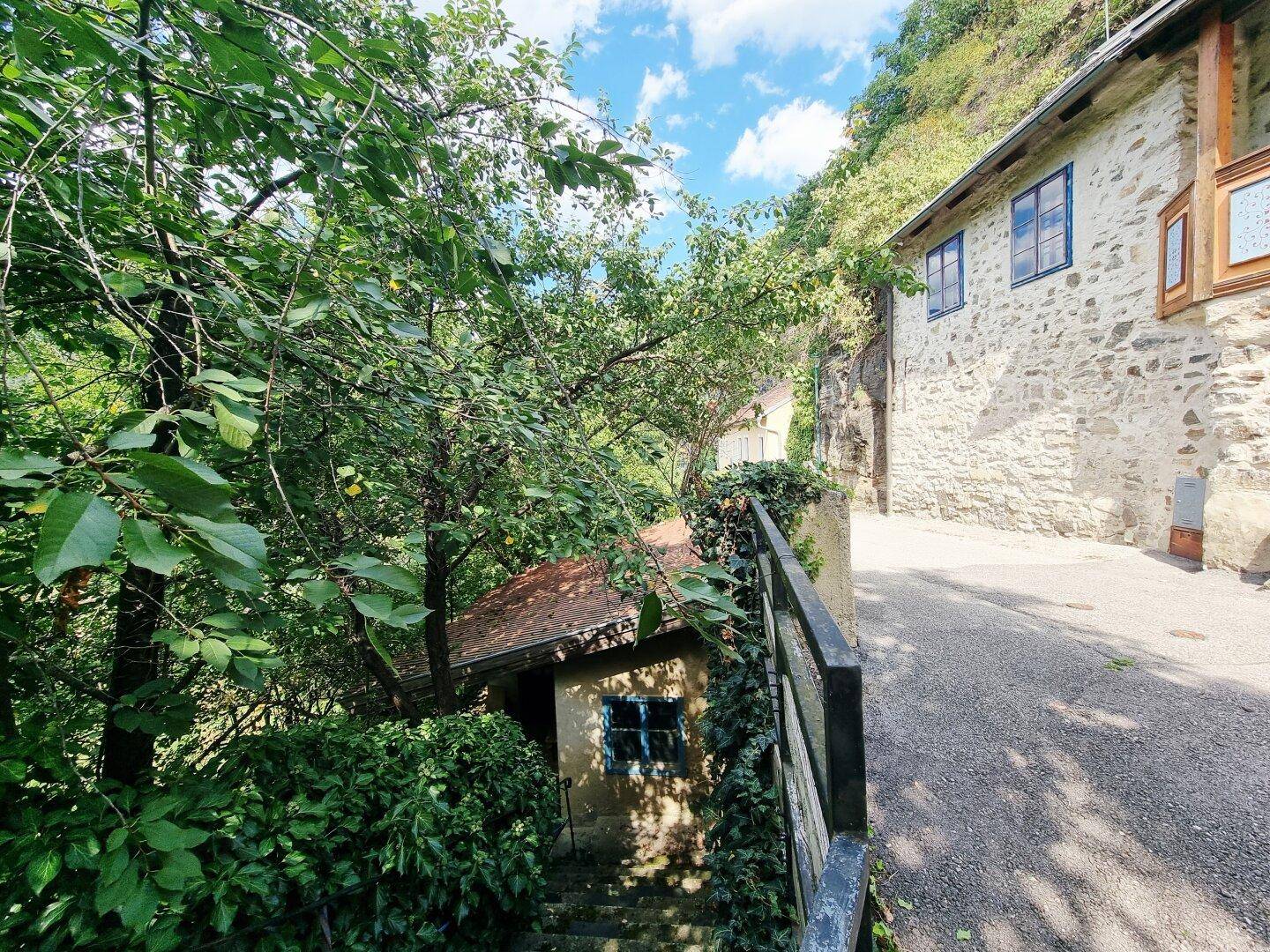 Gassenansicht Haus Nr. 10 / Gartenschuppen