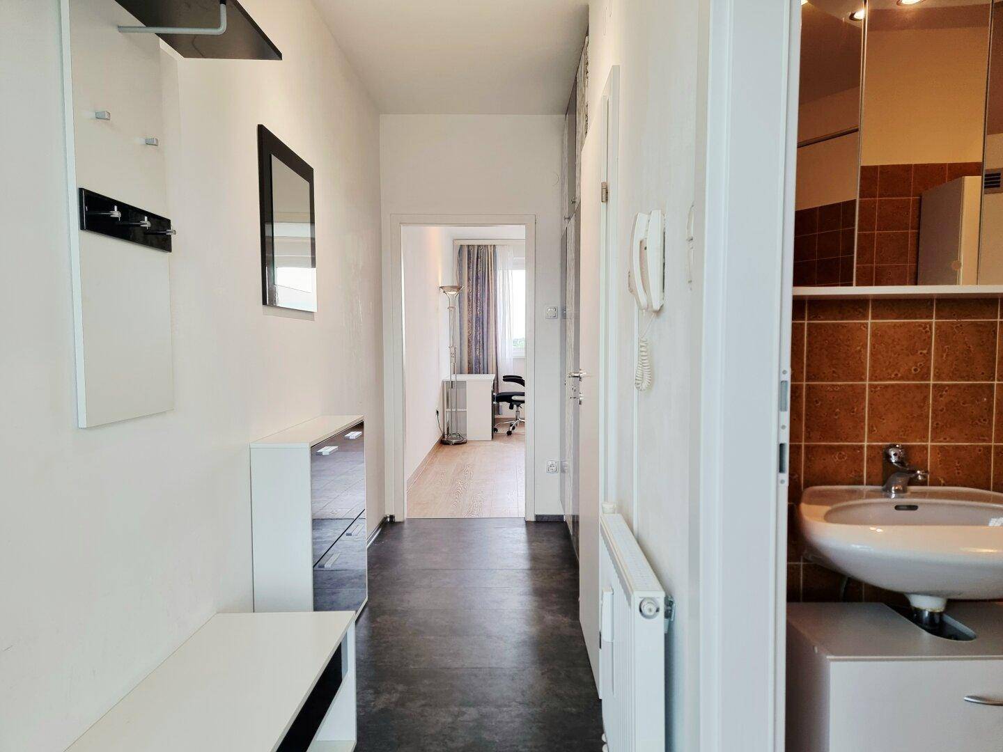 Vorraum / Badezimmer