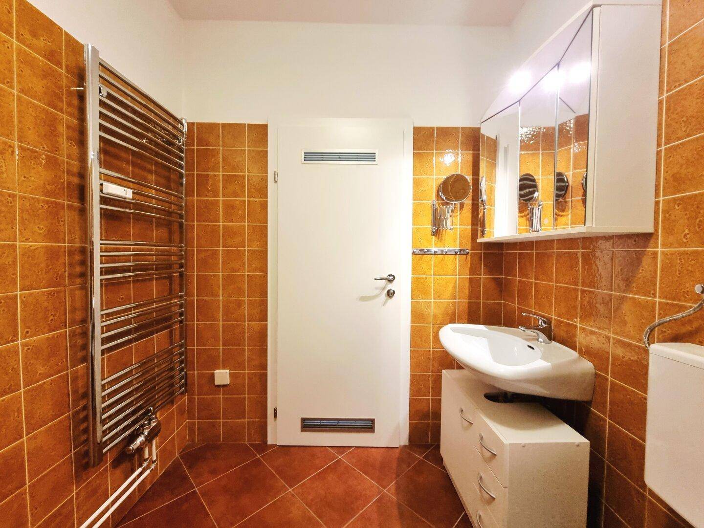 Badezimmer und WC
