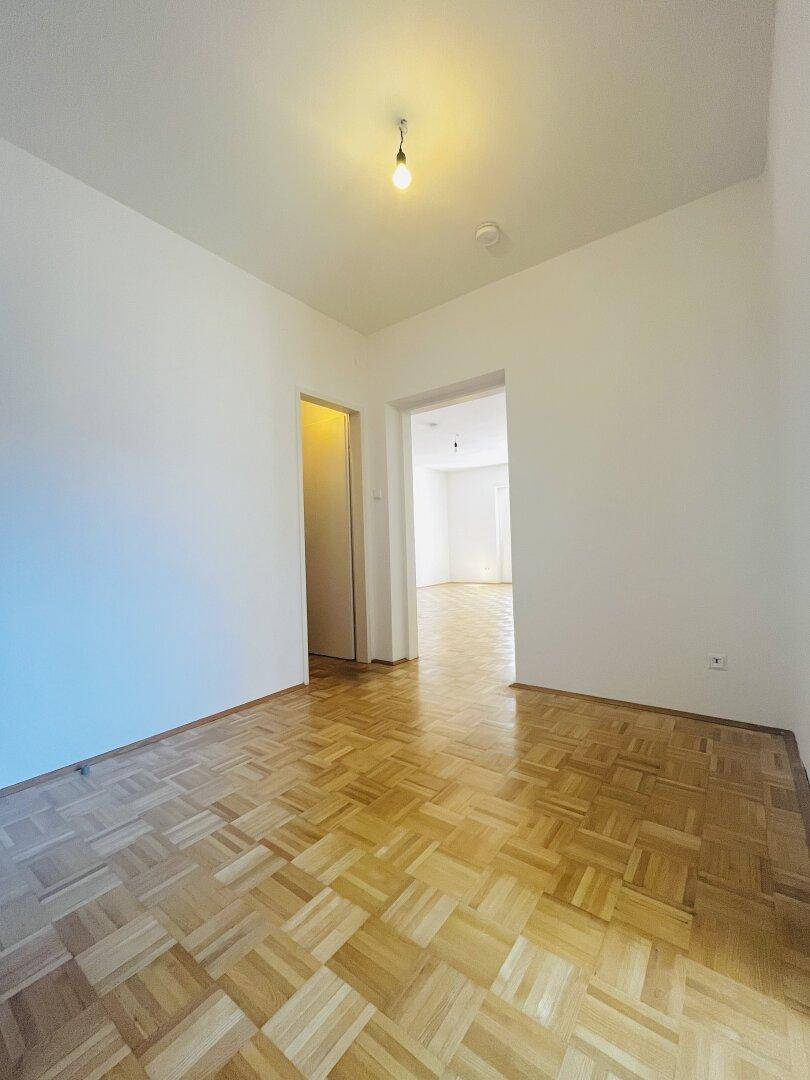 Vorraum mit Garderobe