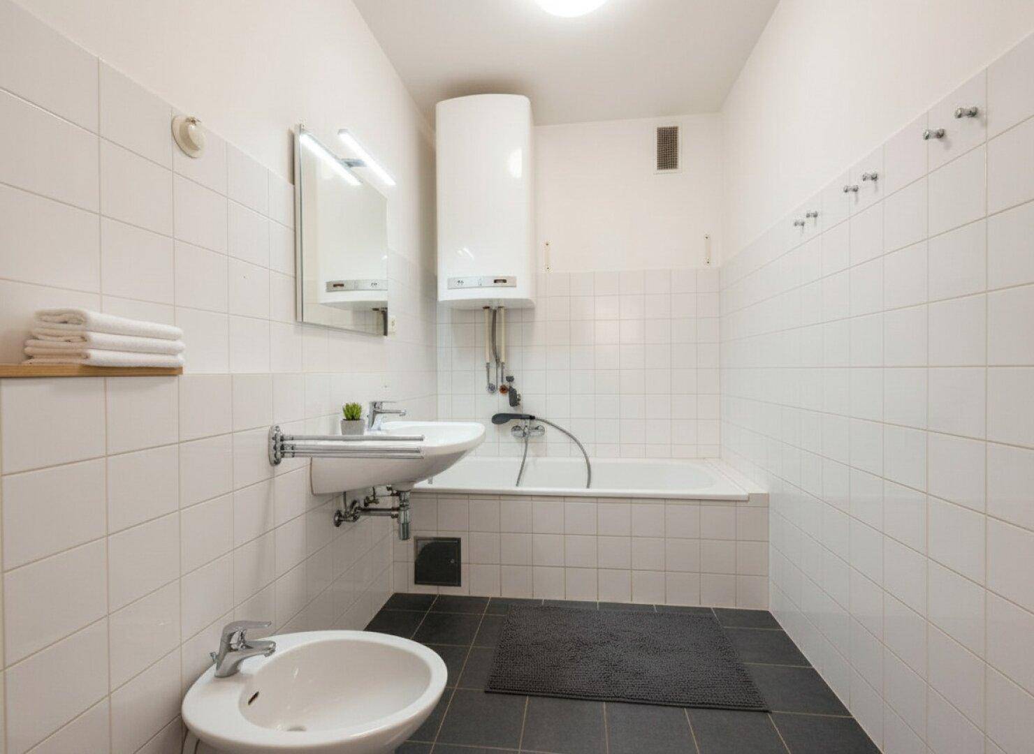Badezimmer / KI-generierte Inhalte