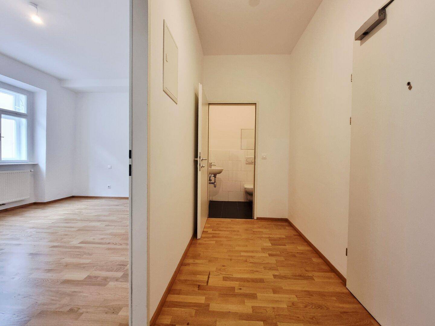 Vorzimmer / WC / Zimmer