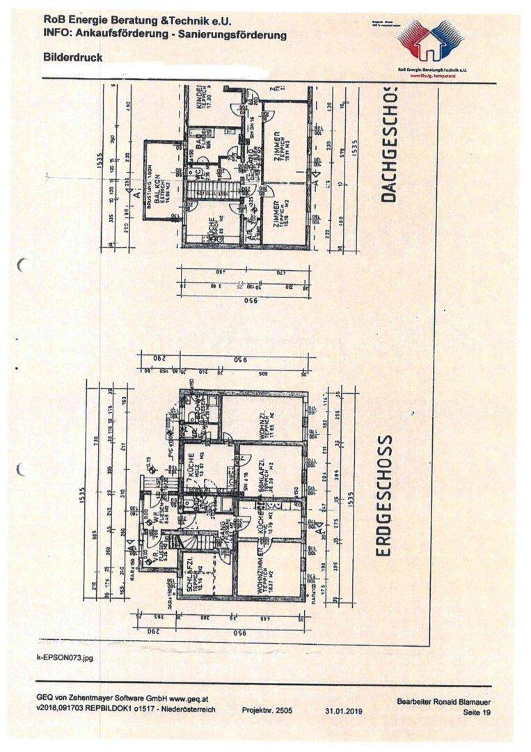 Grundriss für Erdgeschoss und Dachgeschoss mit Raumaufteilung und Maßen.