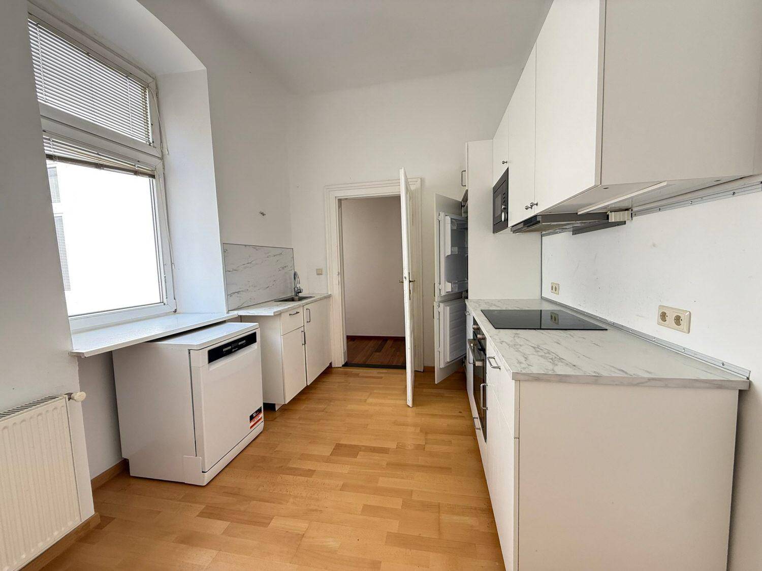 3,5 Zimmer mit großem Balkon warten auf Sie -Stilvolles Altbaujuwel in Bestlage von Währing! – pohled 4
