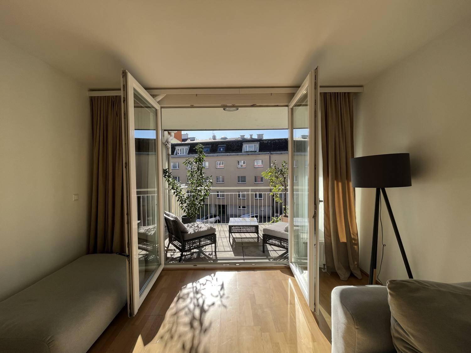 Loggia I