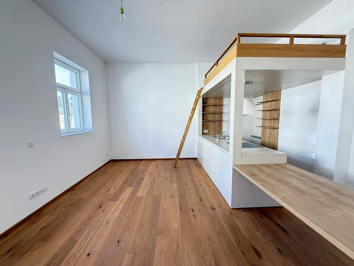 Urbanes Flair nahe Naschmarkt – charmante Neubauwohnung im ausgebauten DG! - Ansicht 3