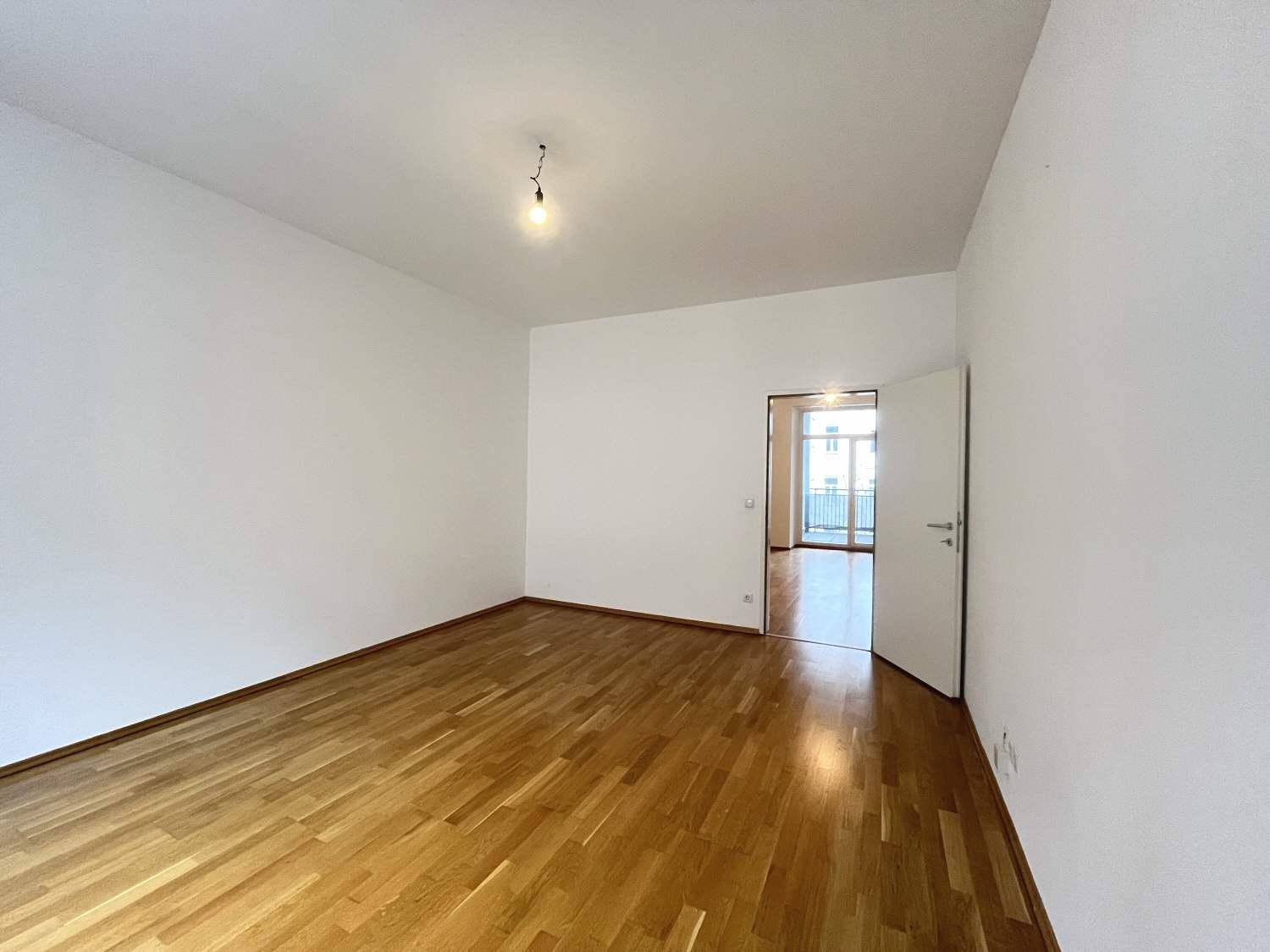 Stadtrand trifft City: Helle 2-Zimmer-Wohnung mit Loggia nahe Wienerberg – pohled 4