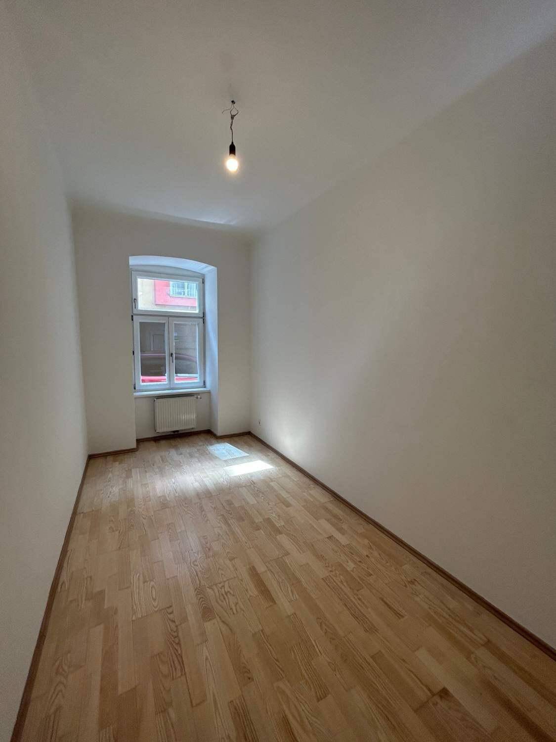Schlafzimmer III