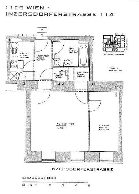 Grundriss der Erdgeschosswohnung mit Wohnzimmer, Zimmer, Küche und Bad.