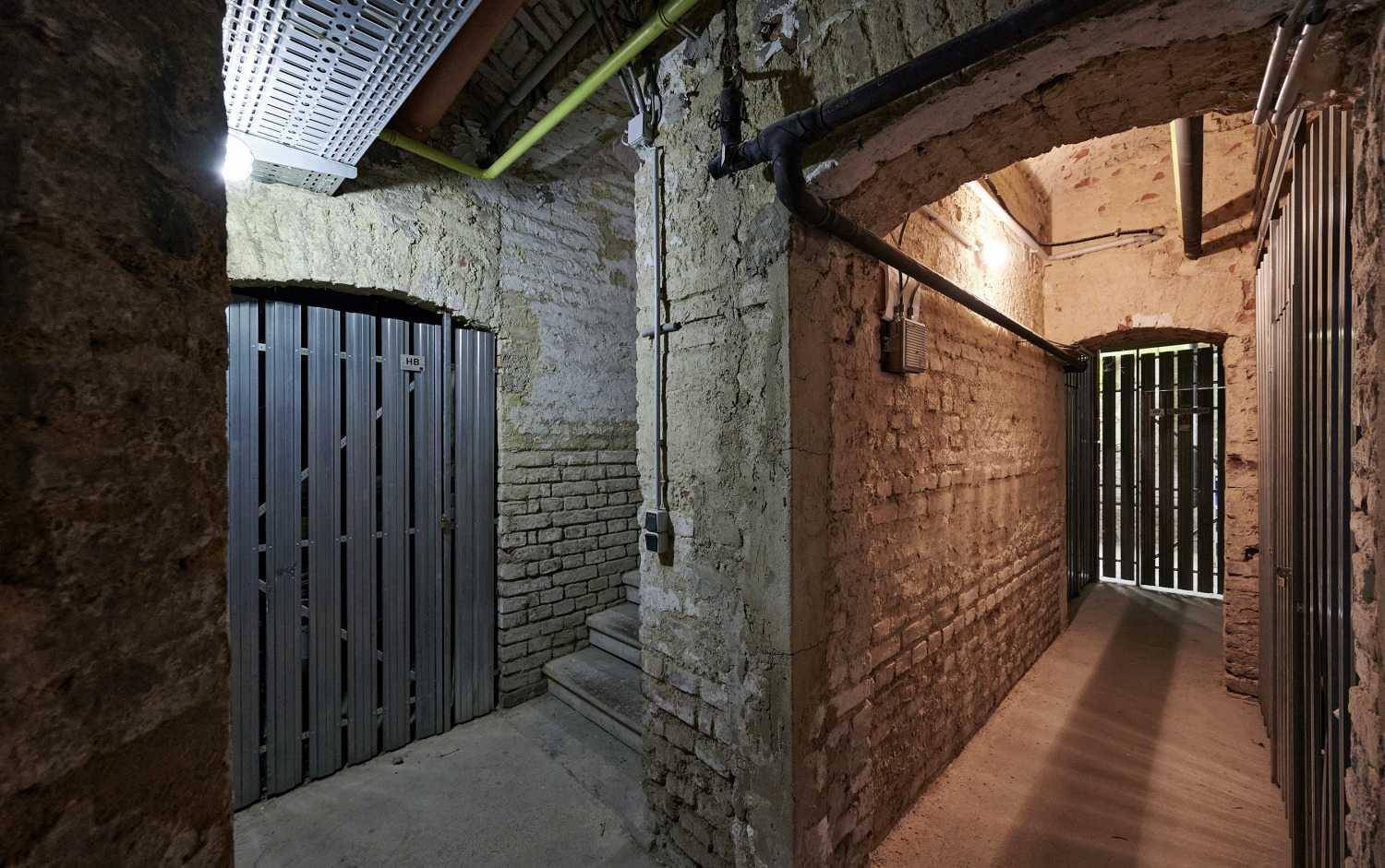 Keller