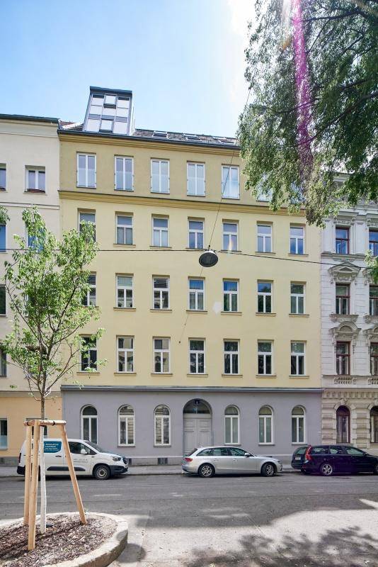 Gebäude II