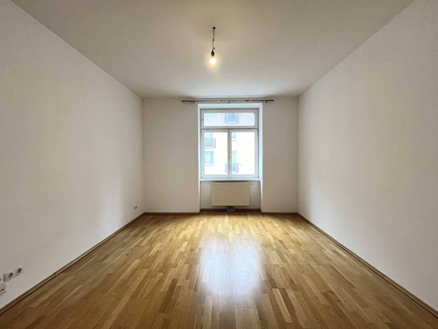 Stadtrand trifft City: Helle 2-Zimmer-Wohnung mit Loggia nahe Wienerberg – pohled 3