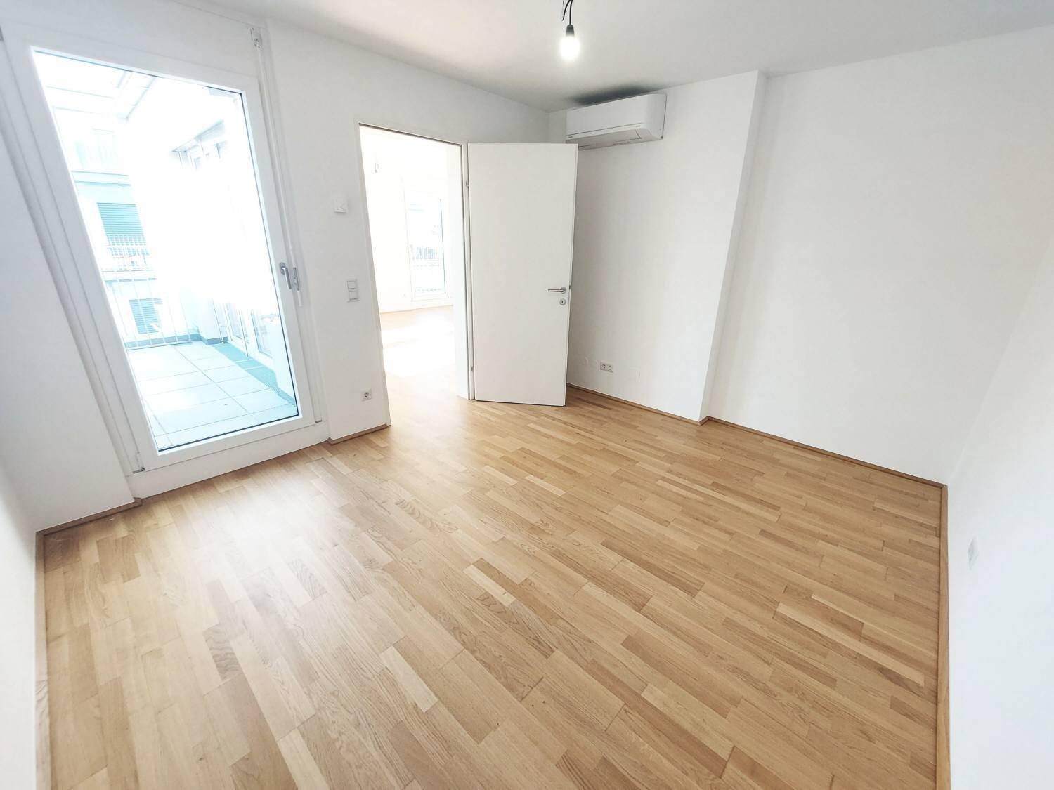 Moderne 3-Zimmer-Terrassenwohnung mit Klimaanlage –in der Koloniestraße! - Mehr