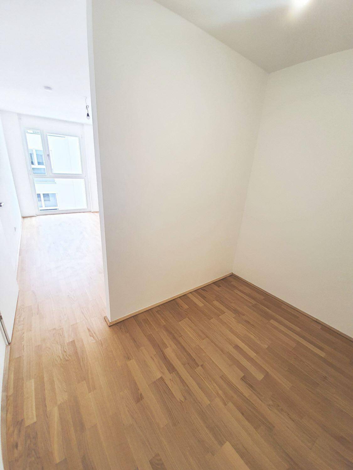 Gemütliche 2-Zimmer-Wohnung mit Balkon in der Koloniestraße! - Więcej