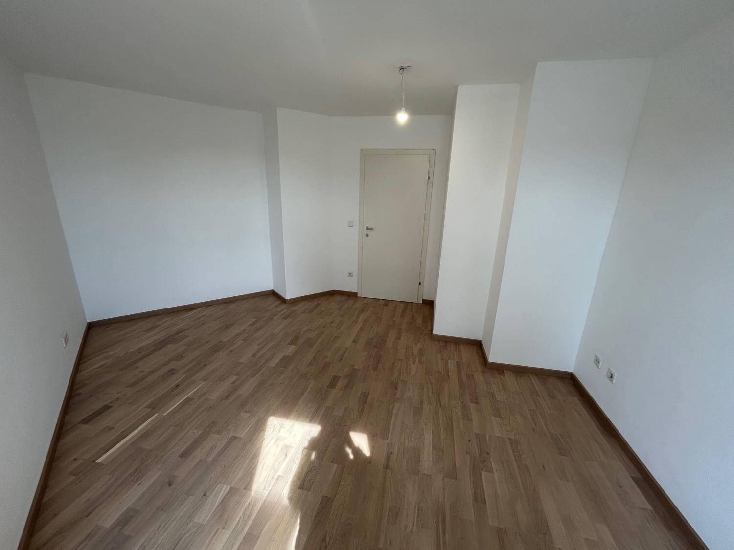 Traumhafte 3-Zimmer-Wohnung mit viel Freifläche -nächst Grinzinger Allee und Kaasgrabengasse! - Widok 4