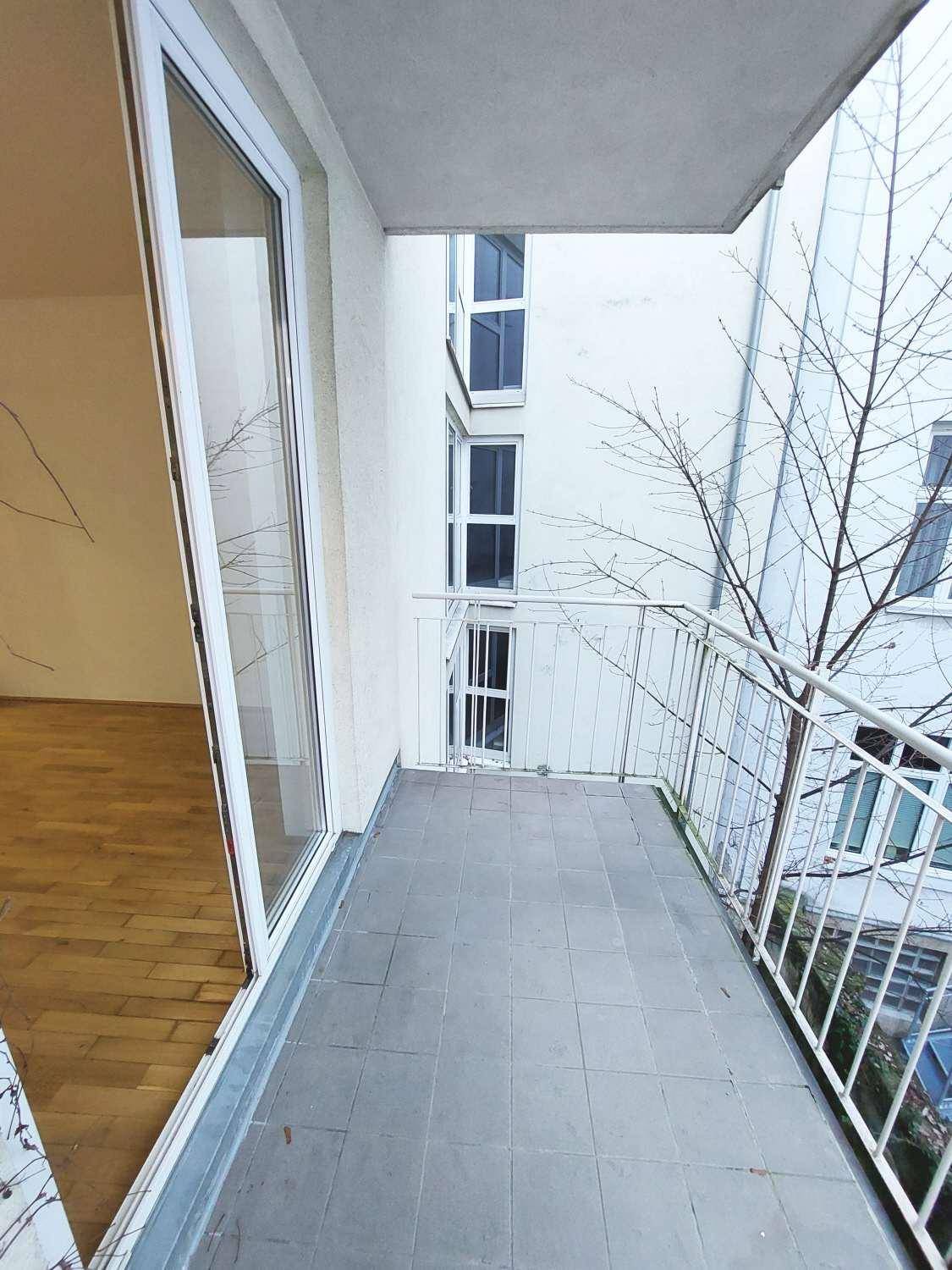 Balkon I Top 12