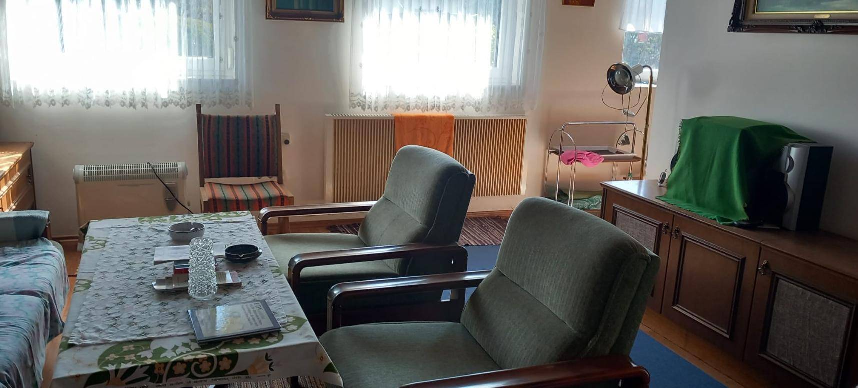 Grundstück für zwei Wohneinheiten und Gartenhaus – další