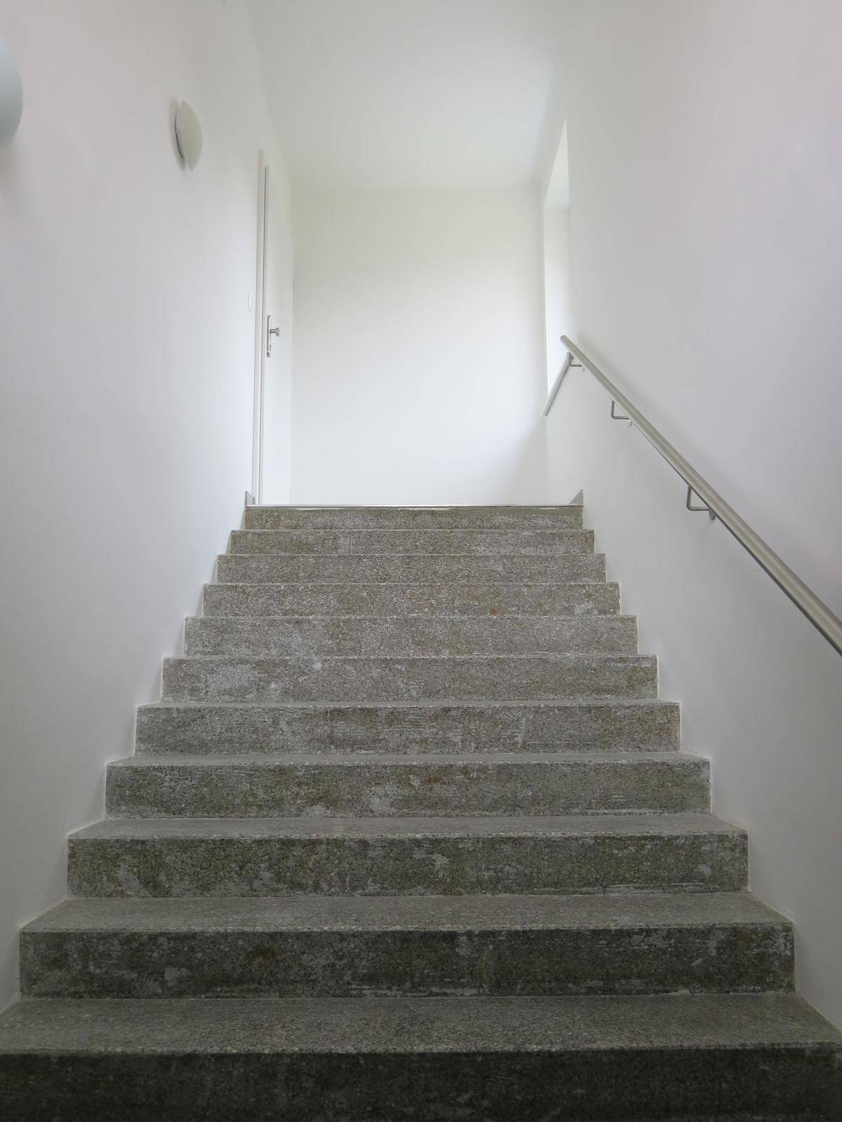 Zugang zur Wohnung mit Platz für eine Garderobe