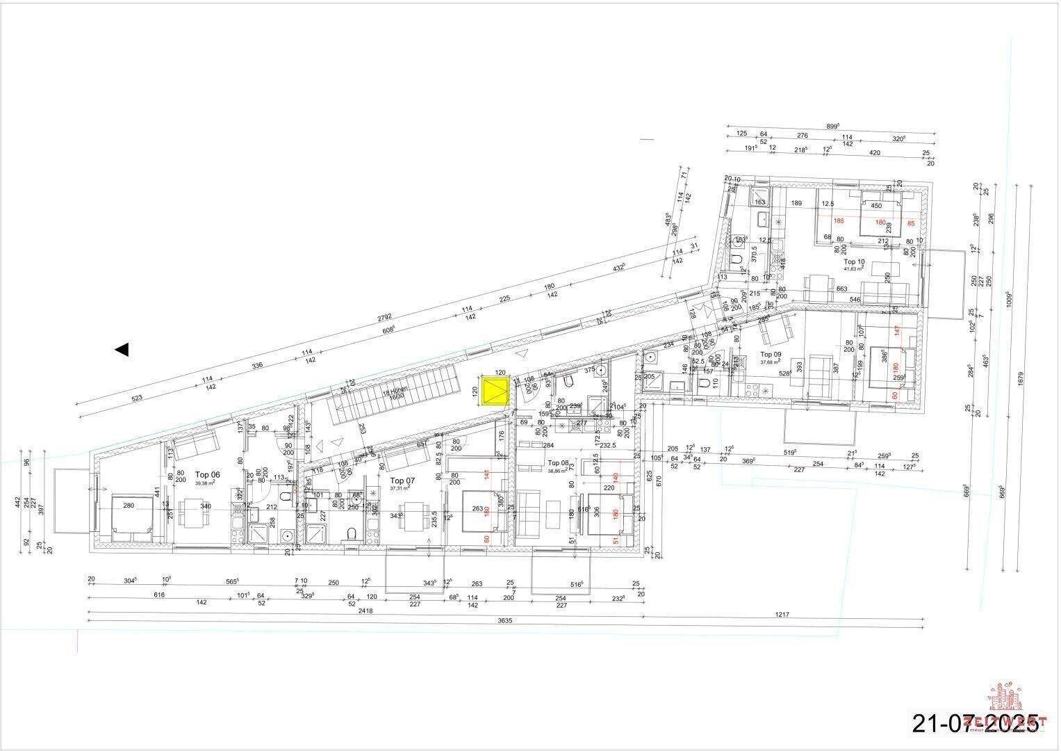 Übersichtlicher Grundrissplan eines Gebäudes mit hervorgehobener Wohneinheit und detaillierten Maßen.
