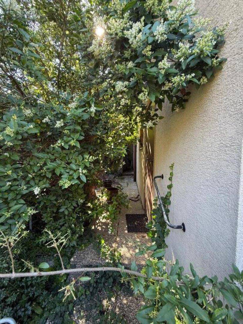 KLEINGARTENHAUS, sanierungsbedürftig mit perfekter U-Bahn-Anbindung! – další