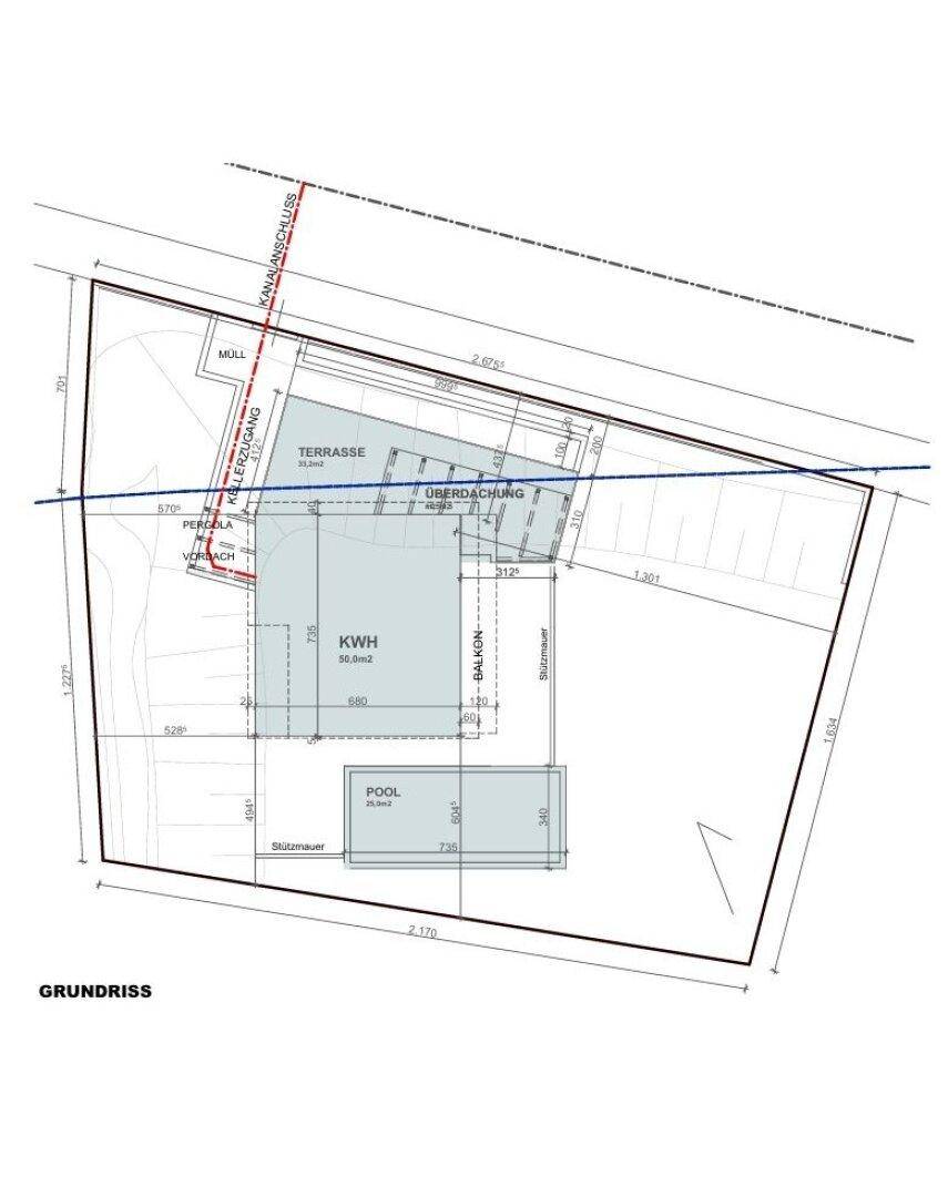Grundriss des Untergeschosses mit Pool, Terrasse und Kellerzugang, der die Außenbereiche zeigt.
