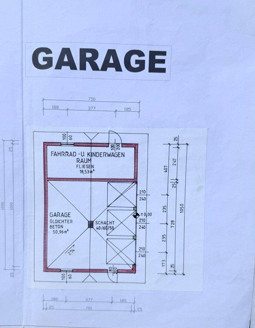 Grundriss der Garage mit Fahrrad- und Kinderwagenraum.