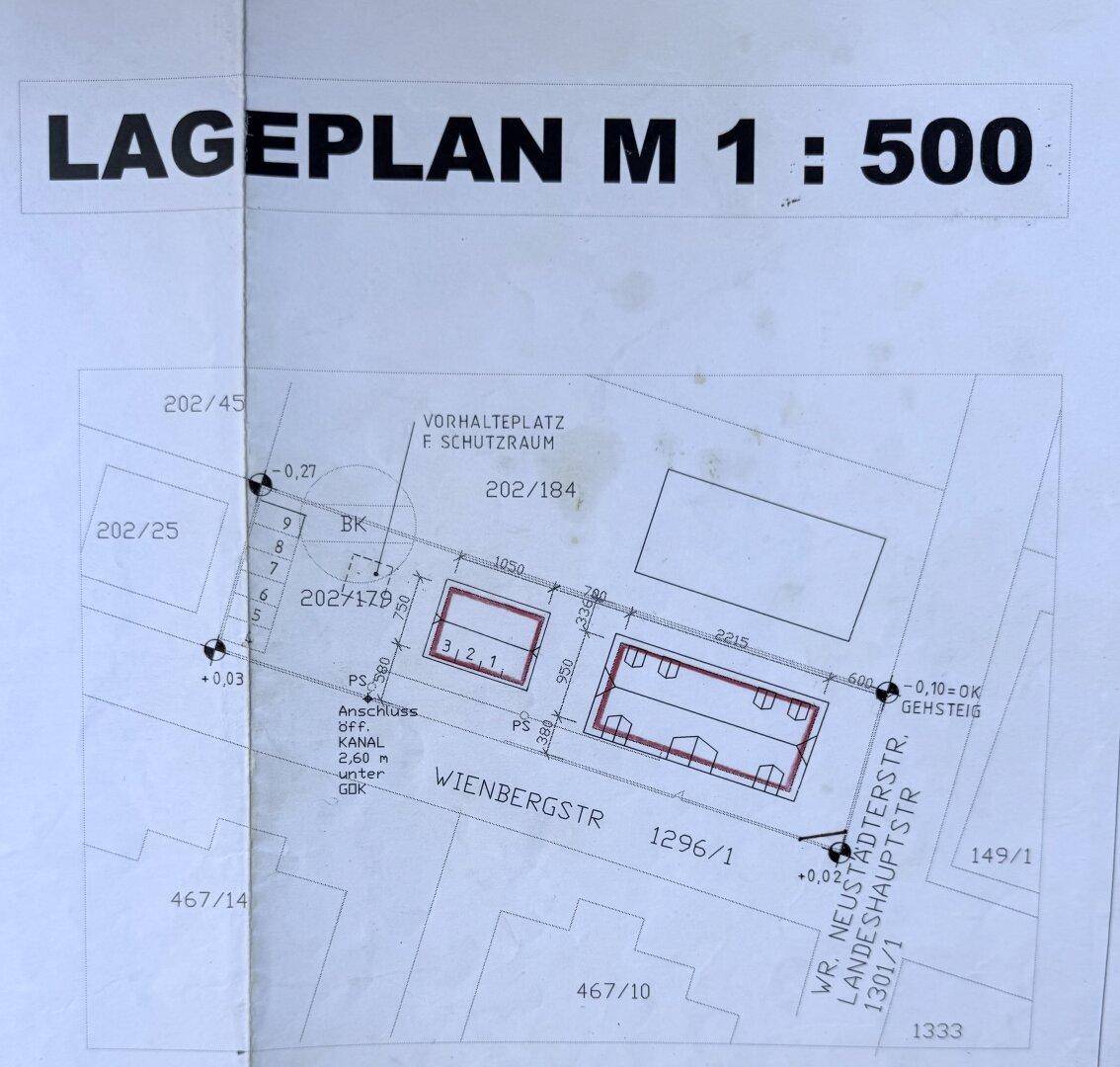 Lageplan des Grundstücks mit Gebäudeposition und Straßennamen.