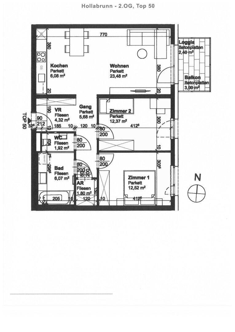 Detaillierter Grundriss der Wohnung Top 50 mit Wohnzimmer, Küche, zwei Schlafzimmern, Bad, WC, Vorraum, Gang, Abstellraum, Loggia und Balkon.