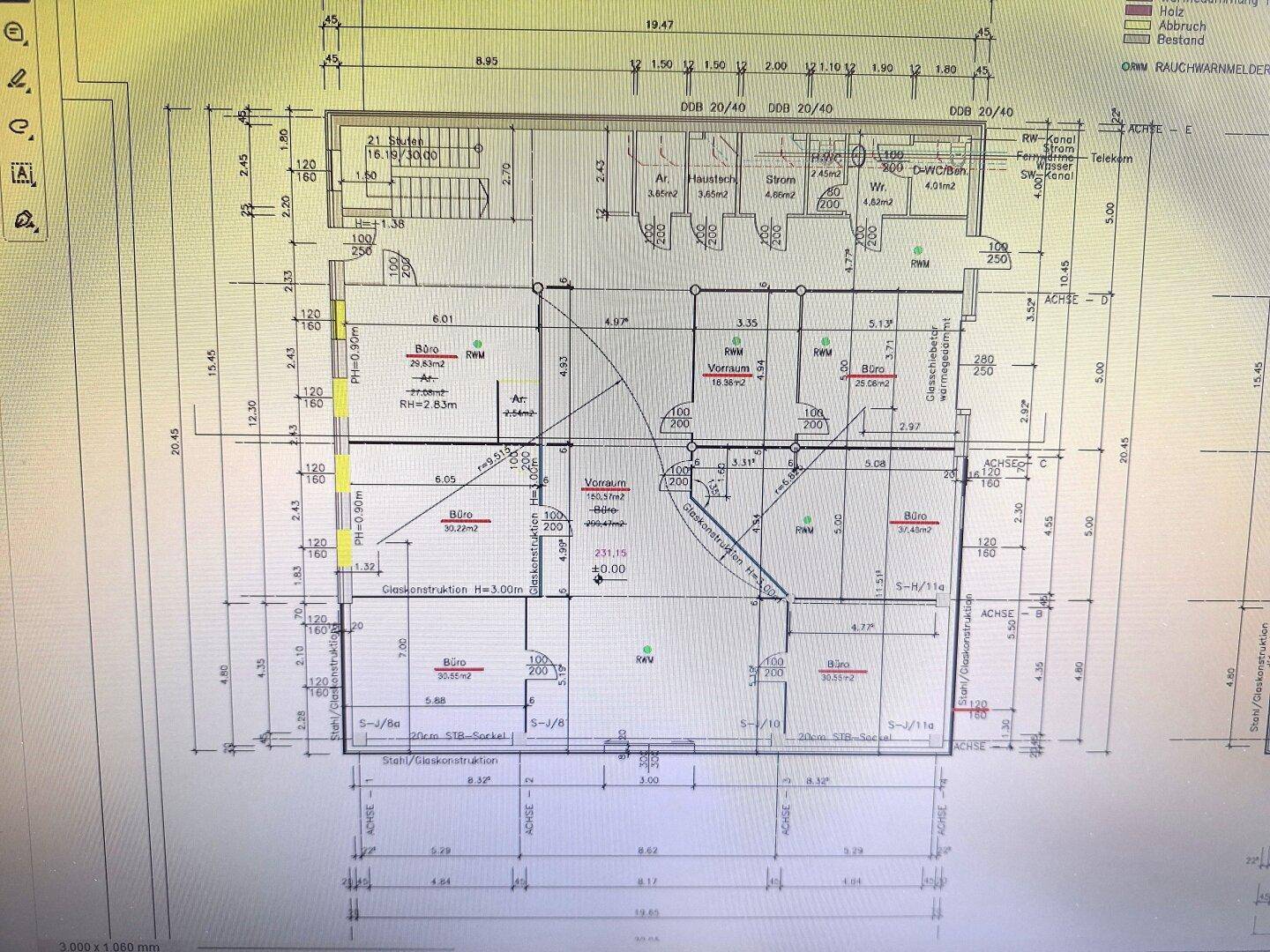 Digitaler Grundrissplan mit detaillierten Maßen und Raumaufteilung für mehrere Büroeinheiten.