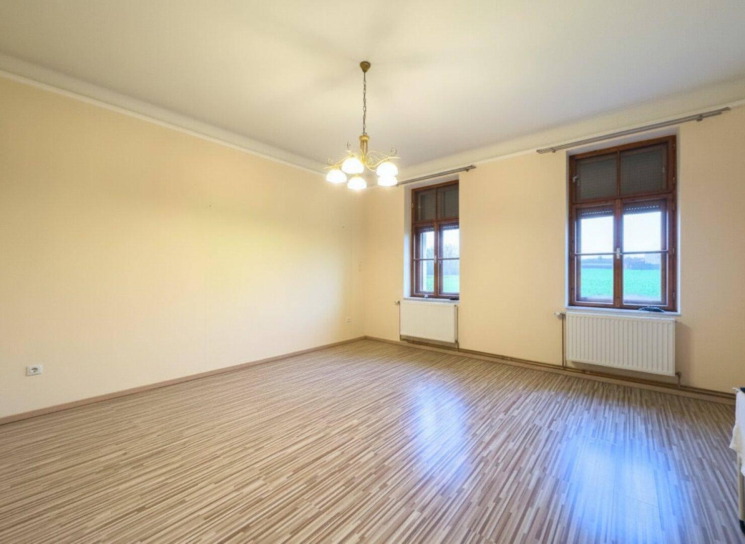 HISTORISCHER CHARME TRIFFT MODERNE ELEMENTE – 1.537 m² ebener Grund - Ausbau- und Erweiterungspotential - Teilungsplan vorhanden - Więcej