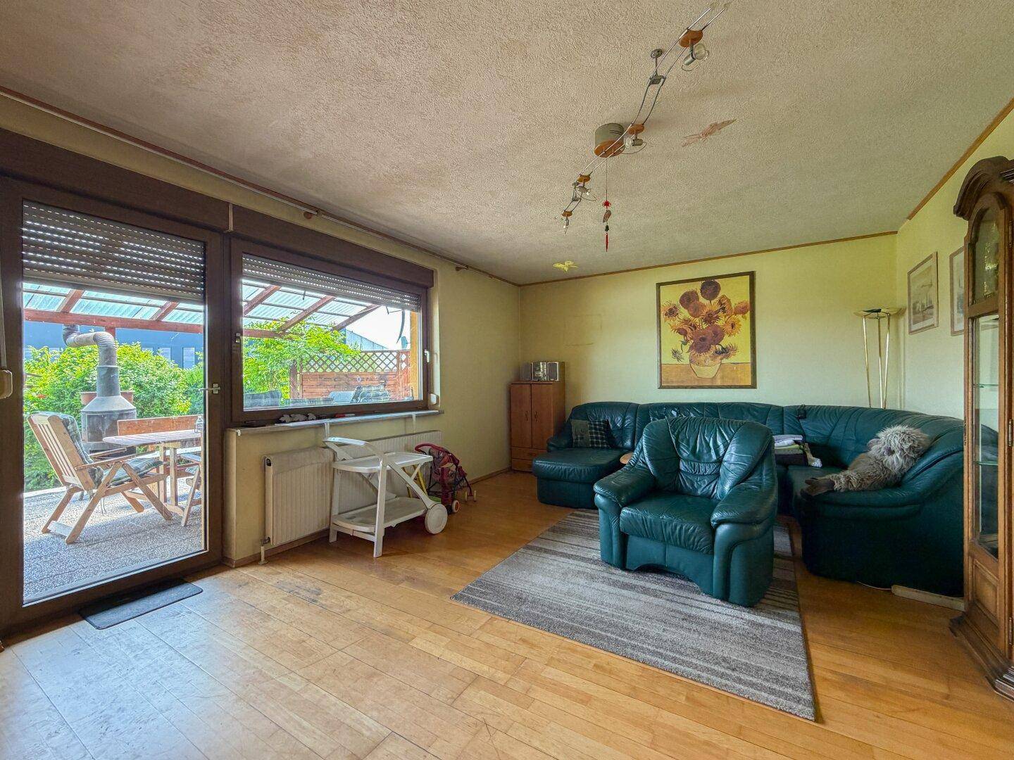 FREIRAUM UND PRIVATSPHÄRE - Einfamilienhaus mit Garage, Pool und großem Garten - voll unterkellert - Ansicht 2