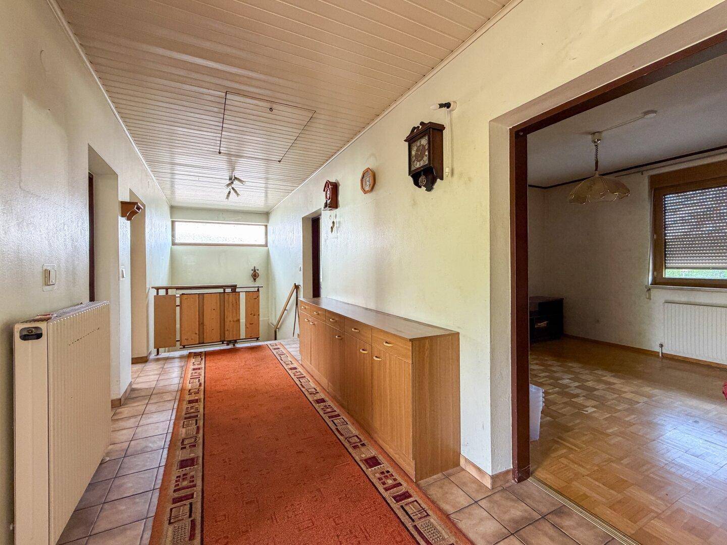 FREIRAUM UND PRIVATSPHÄRE - Einfamilienhaus mit Garage, Pool und großem Garten - voll unterkellert - Ansicht 5