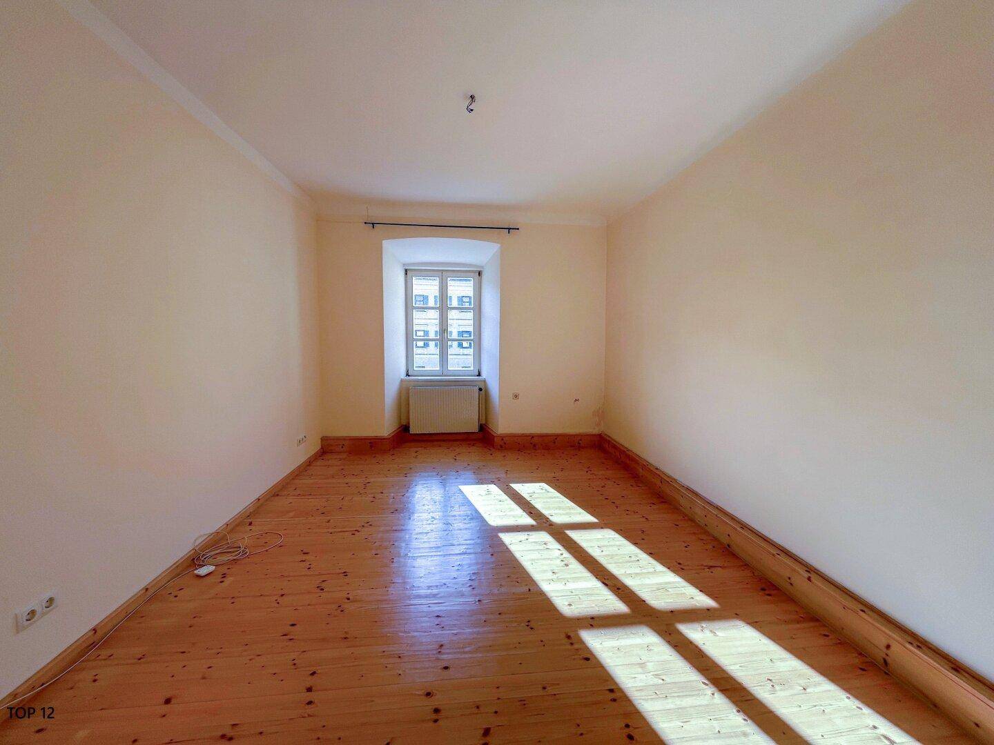 TOP 12 Büro