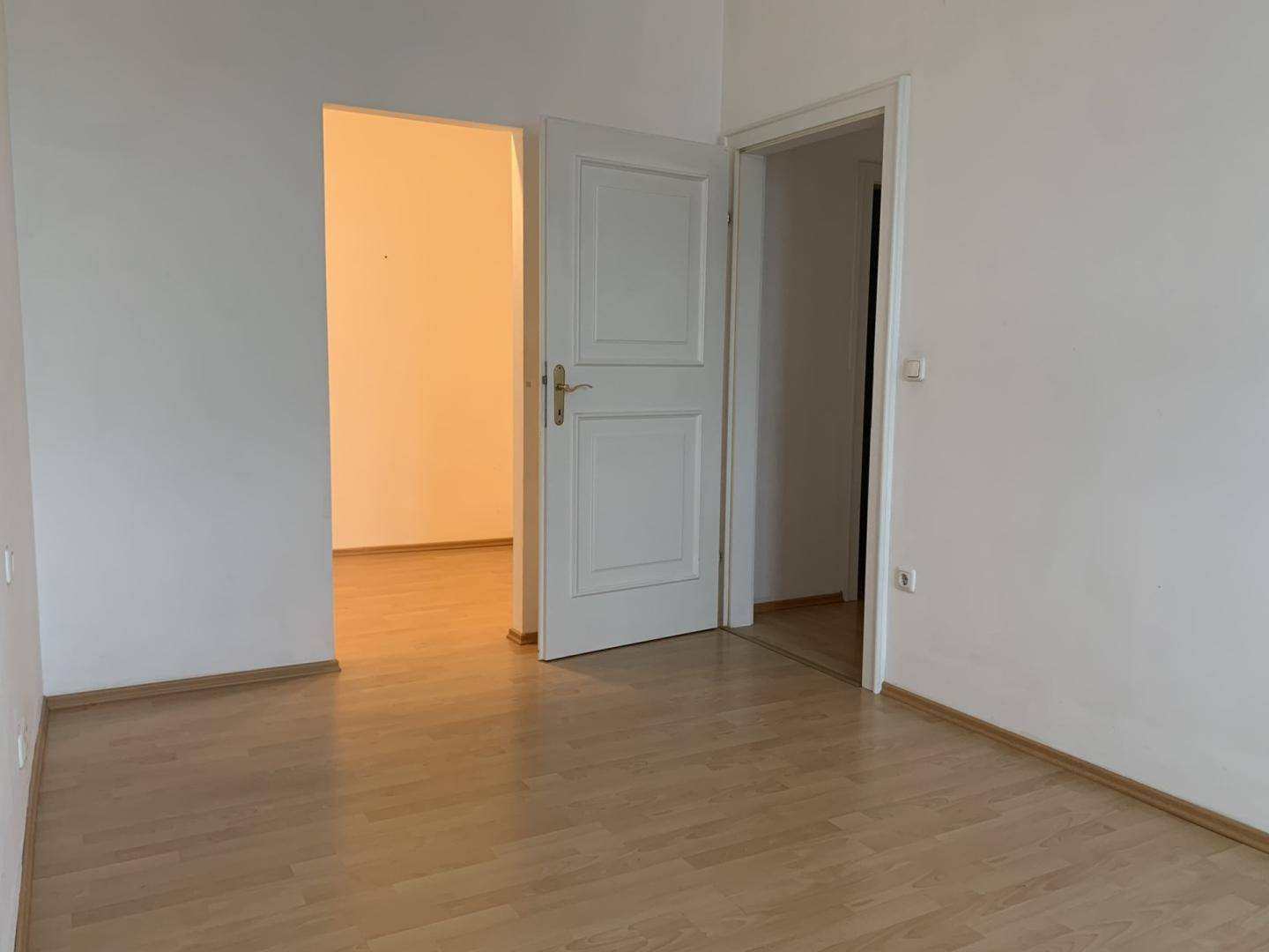 Schlafzimmer 2 mit begehbarem Schrank