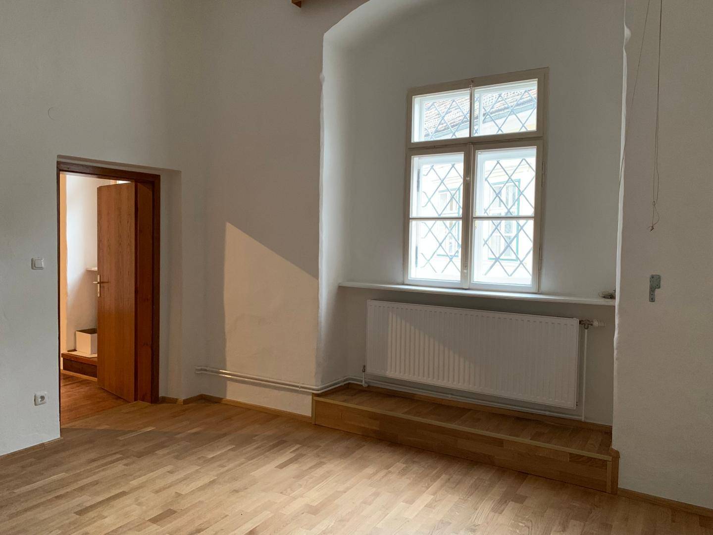 Schlafzimmer, Richtung Wohnzimmer