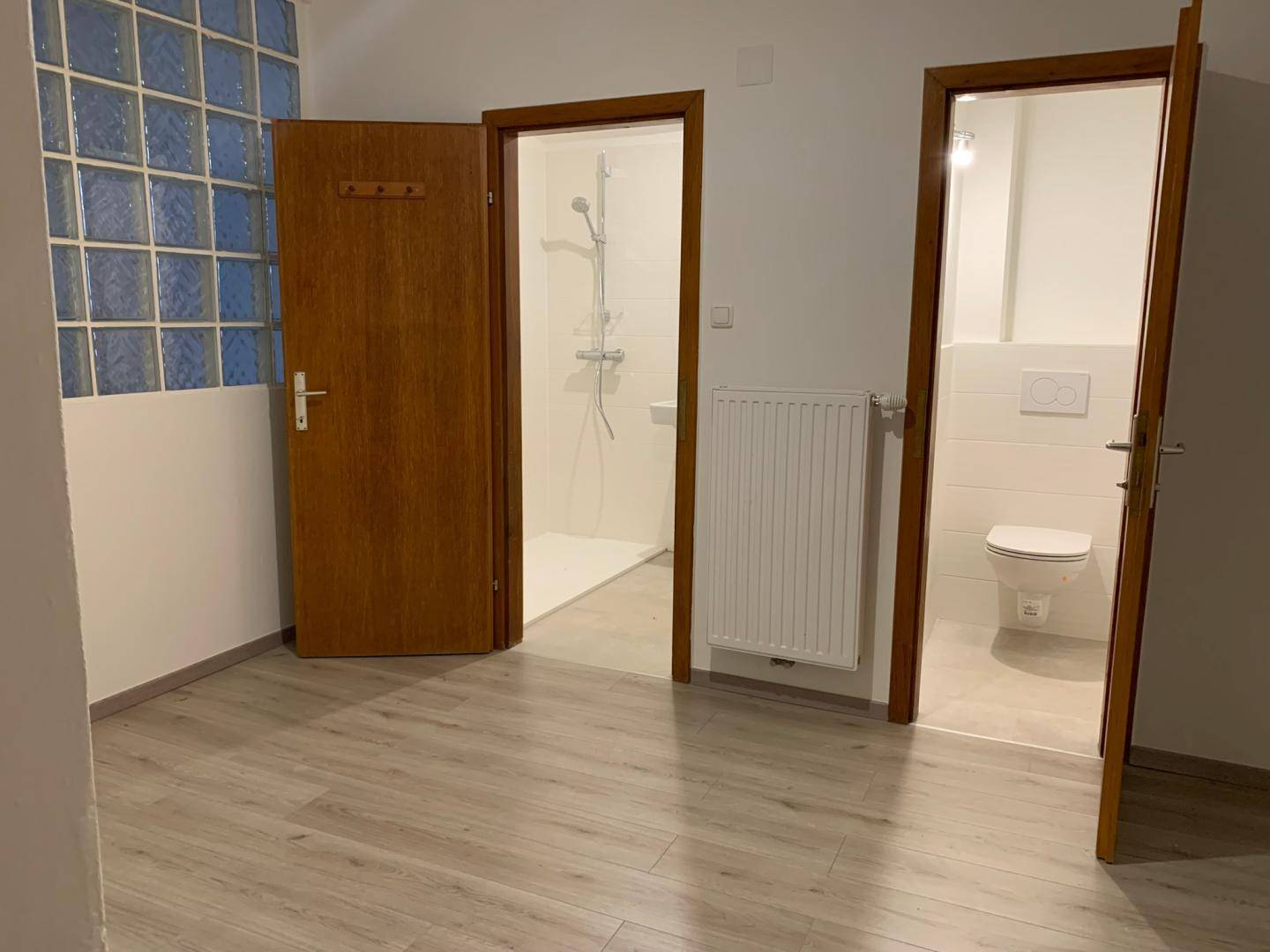 Küche, Richtung Bad und WC