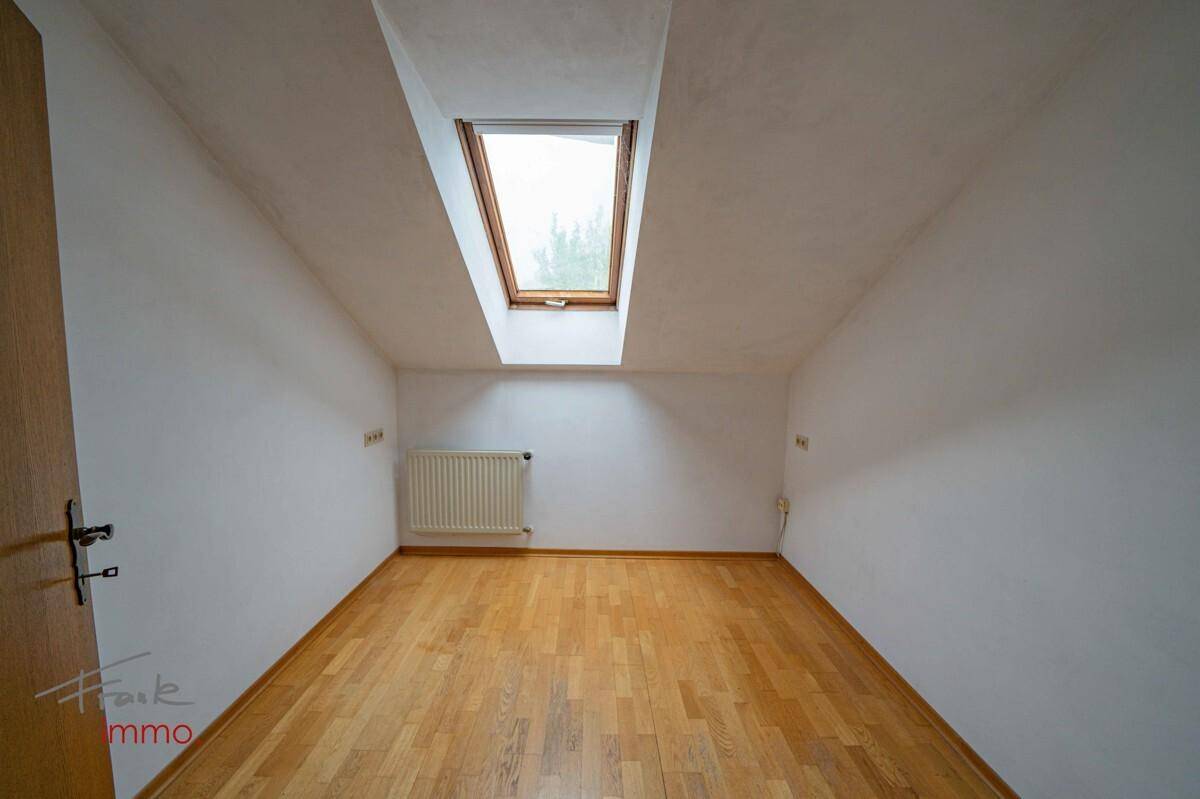 Zimmer 2 OG