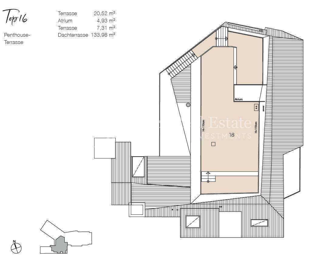 Grundriss des Dachgeschosses mit großer Dachterrasse und Atrium, inklusive Flächenangaben.