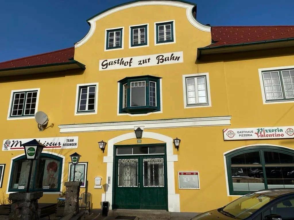 Geschäftsfläche mit 85 m² &amp; 5 Parkplätzen im Zentrum von Weyer - Mehr