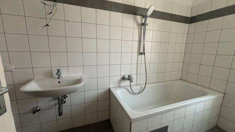 tosons kabr 3906 Bad Kreuzgasse50 4.jpg