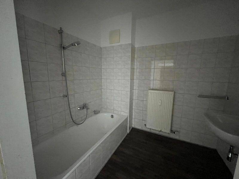 tosons ansc 7101 Straß 27 2 Badezimmer.jpg