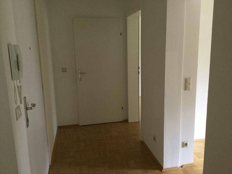 Familiengerechte Wohnung mit Balkon und PKW-Abstellplatz - Ansicht 6