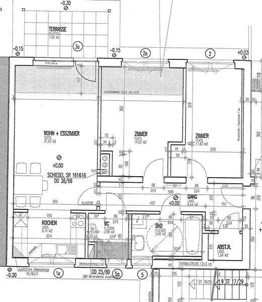 Grundriss einer Wohnung mit offener Wohnküche, zwei Zimmern, Bad, separatem WC und Terrasse.