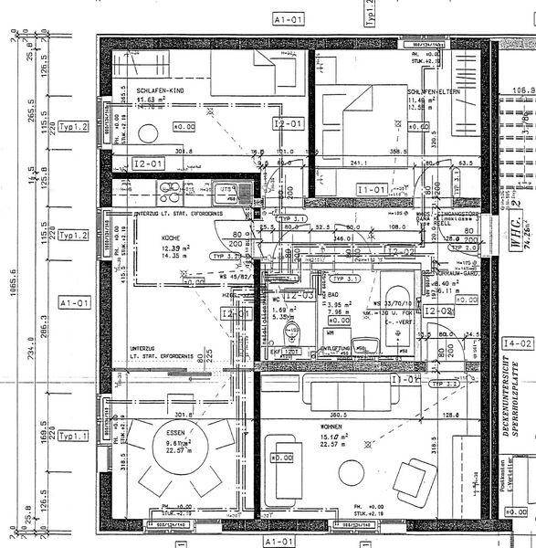 Detaillierter Grundriss einer Wohnung mit offenem Wohnbereich, zwei Schlafzimmern und Balkon.