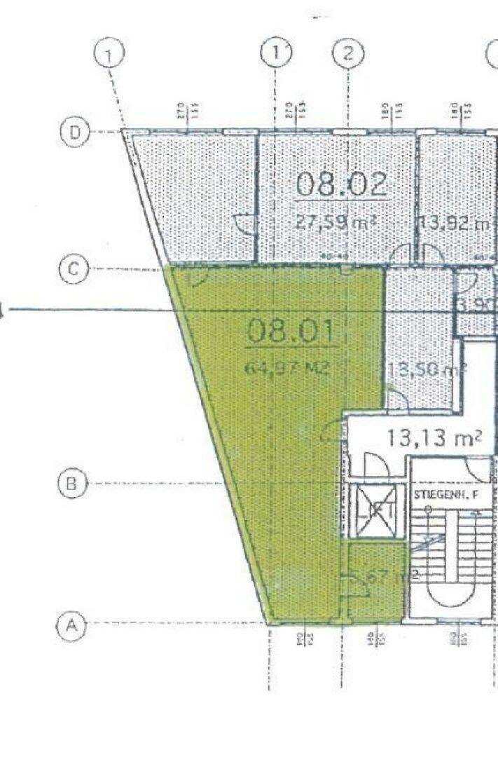 Detaillierter Grundriss eines Gebäudeteils mit Raumaufteilung und Treppenhaus.