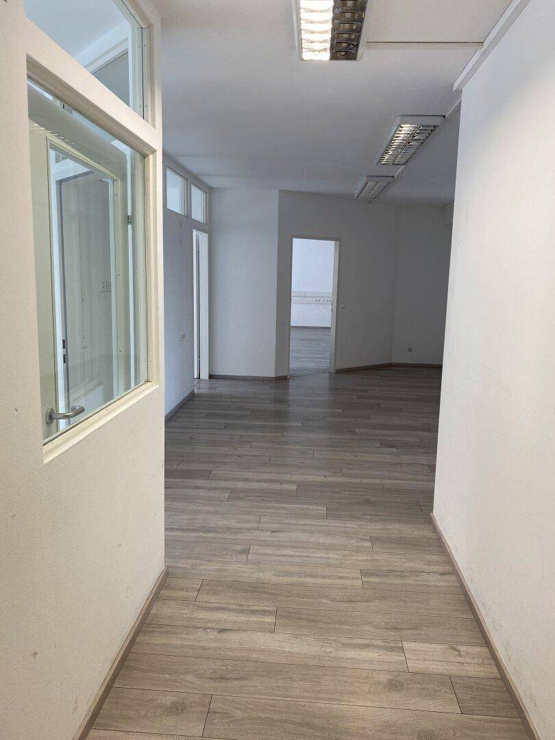 KLIMATISIERTES, großzügiges Büro mit 7 Zimmern in TOP Lage von Linz, 283m²! - Ansicht 3