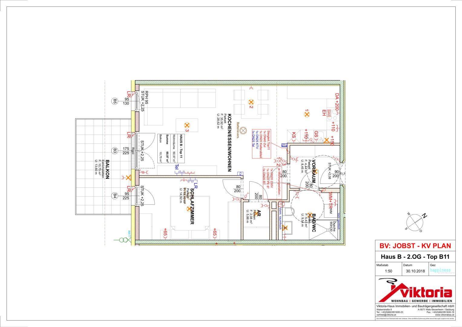 Detaillierter Grundriss einer Wohnung mit offenem Wohnbereich, Schlafzimmer und Balkon.