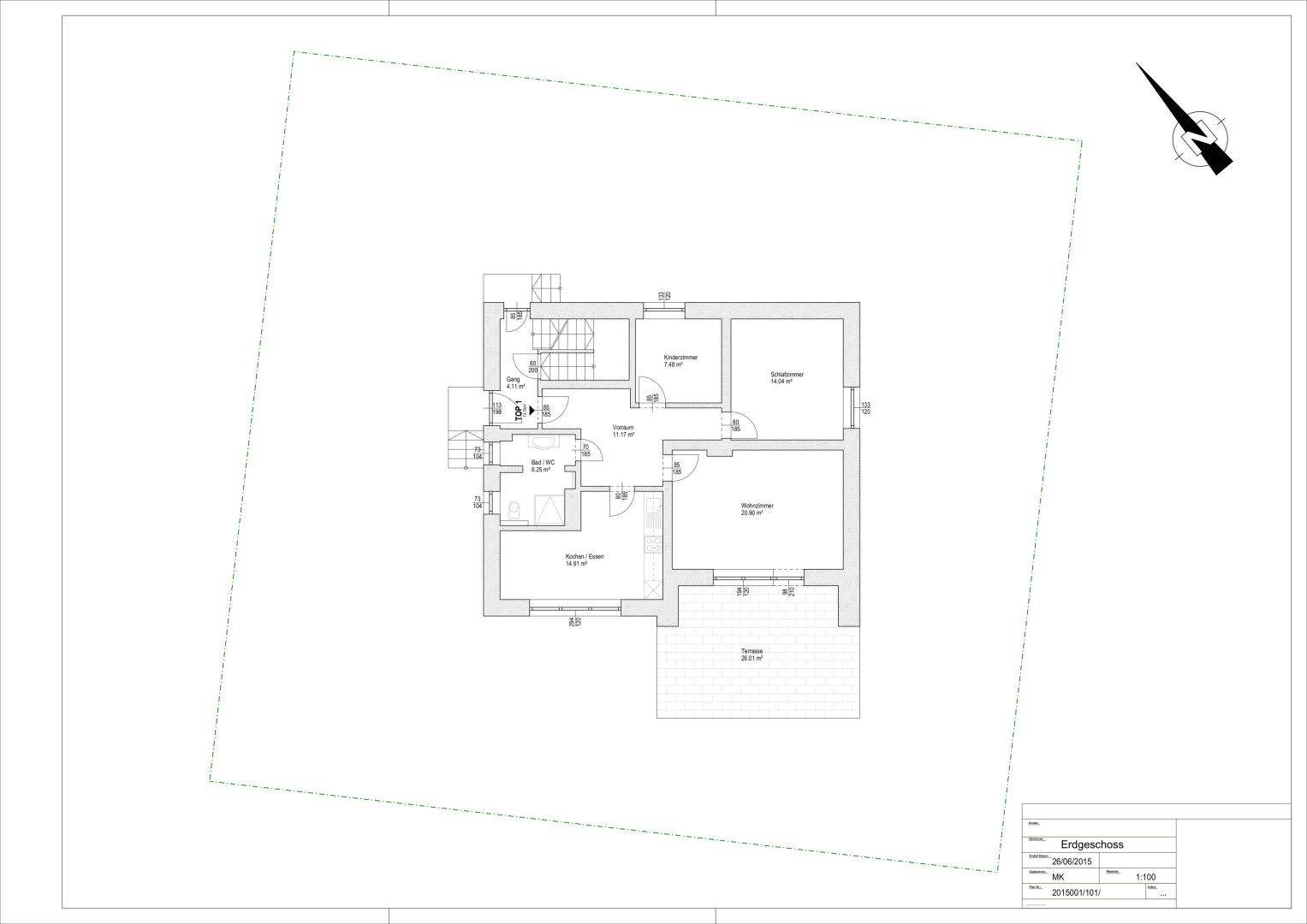Detaillierter Grundriss des Erdgeschosses mit Raumaufteilung und Terrassenzugang.