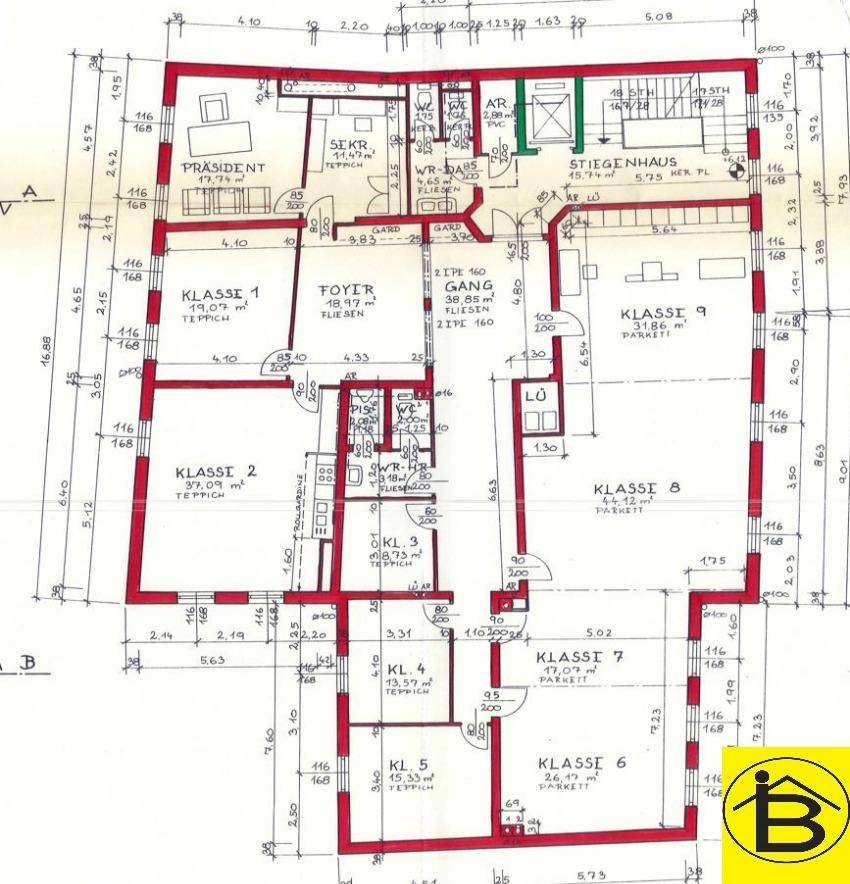 Detaillierter Grundriss einer Büroetage mit mehreren Büroräumen, Foyer, Flur und Sanitärbereichen, inklusive Treppenhauszugang.